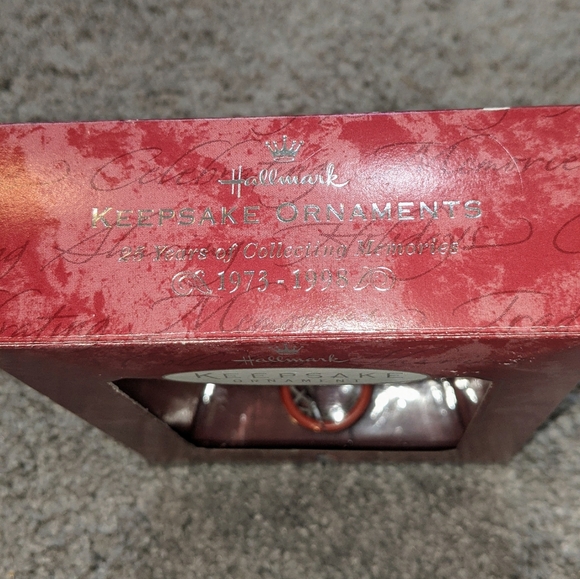 Hallmark Houston Rockets Ornament - Picture 4 of 4